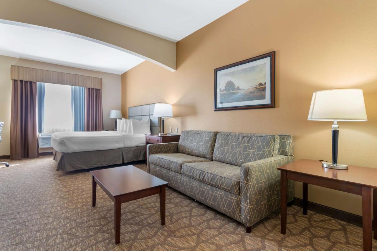 Best Western Plus Butterfield Inn Hays Exterior photo